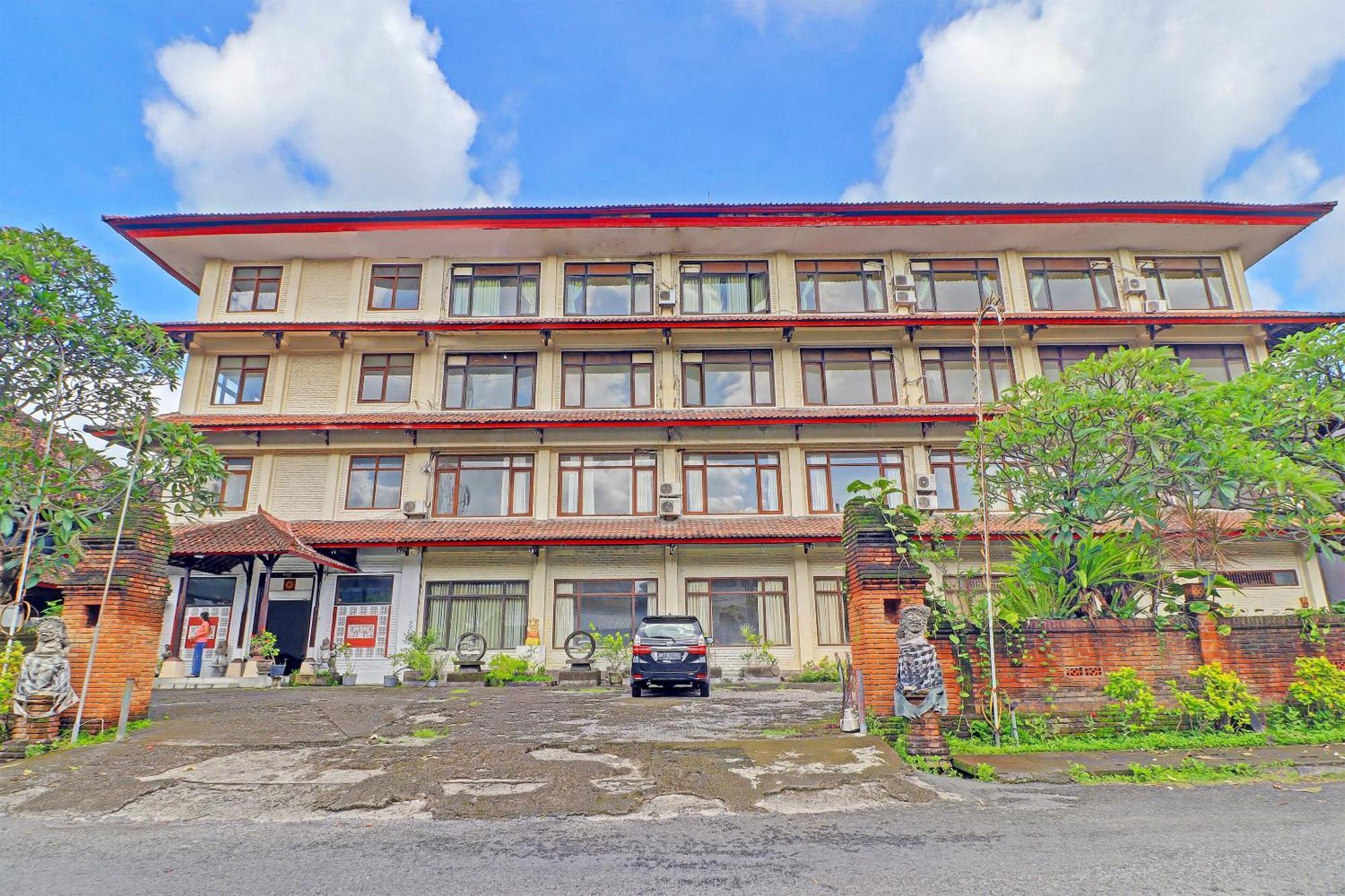 Warna Kedaton Hotel&Meetings Denpasa Buitenkant foto