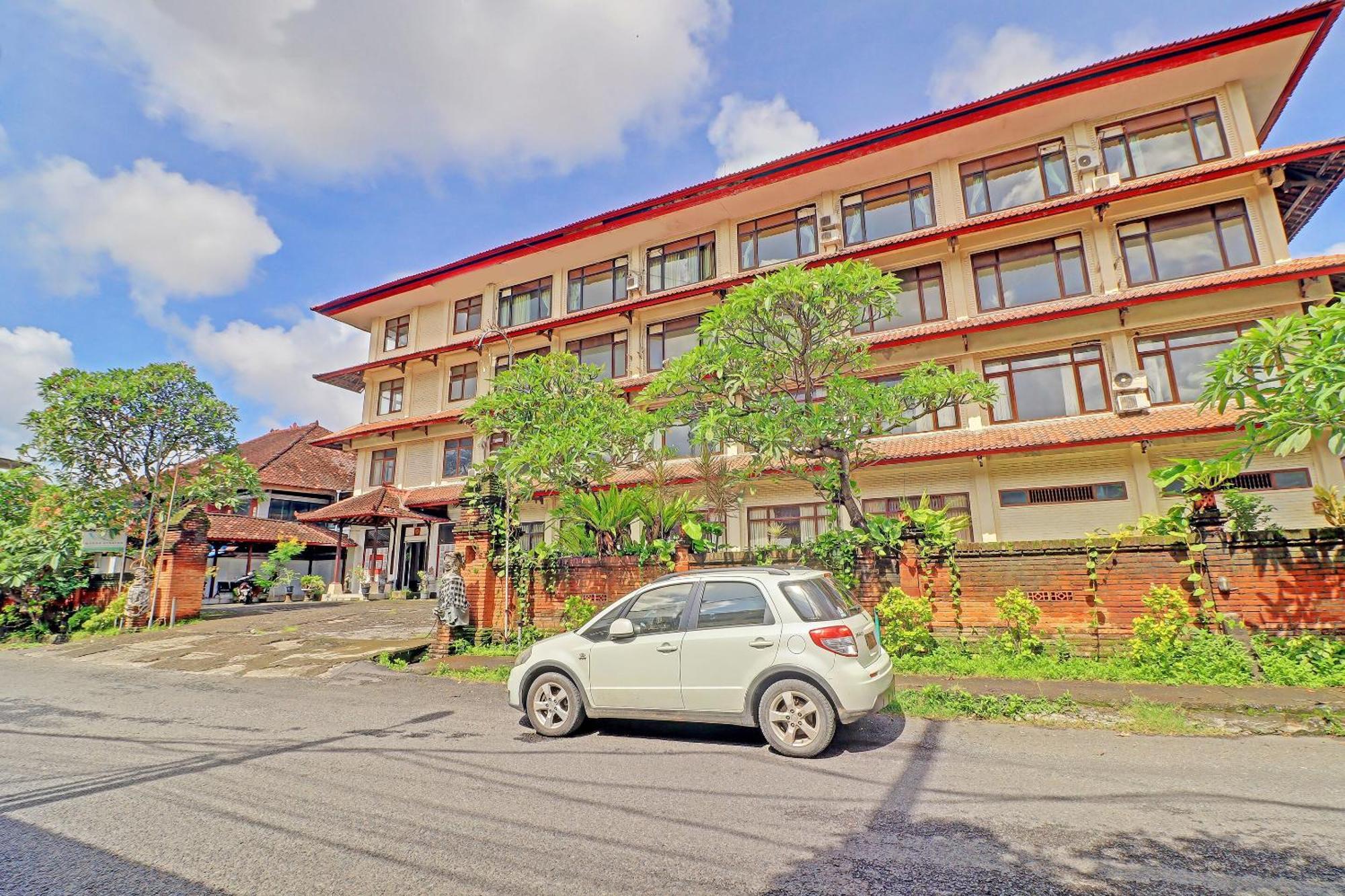 Warna Kedaton Hotel&Meetings Denpasa Buitenkant foto