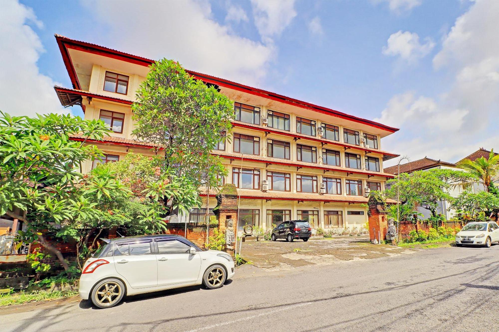 Warna Kedaton Hotel&Meetings Denpasa Buitenkant foto