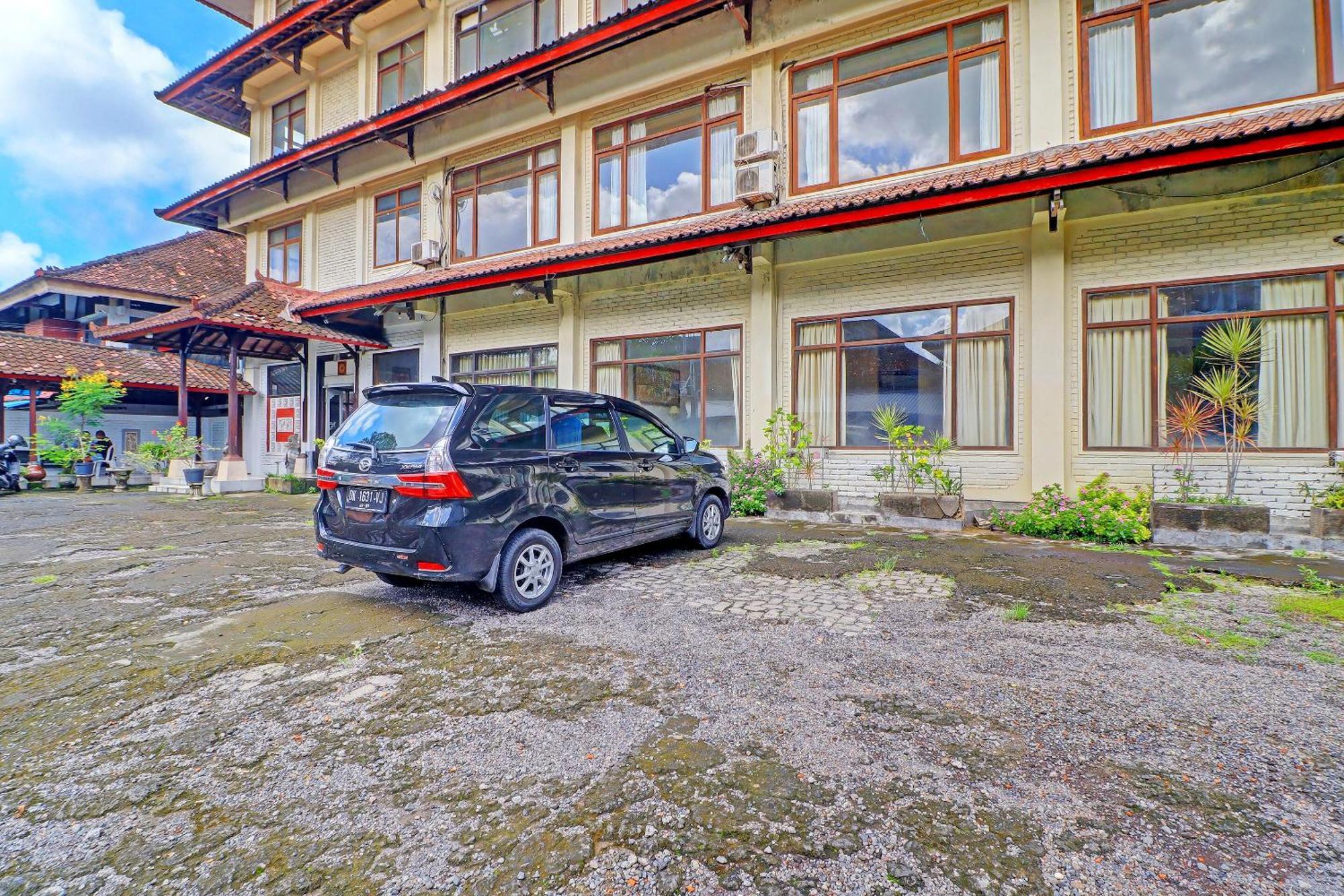 Warna Kedaton Hotel&Meetings Denpasa Buitenkant foto