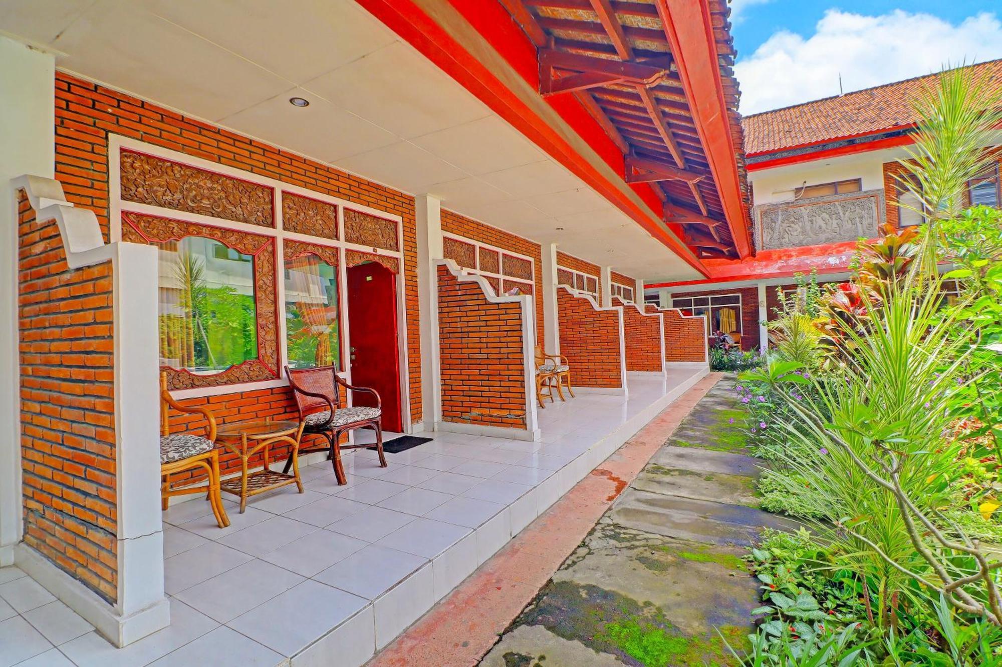 Warna Kedaton Hotel&Meetings Denpasa Buitenkant foto