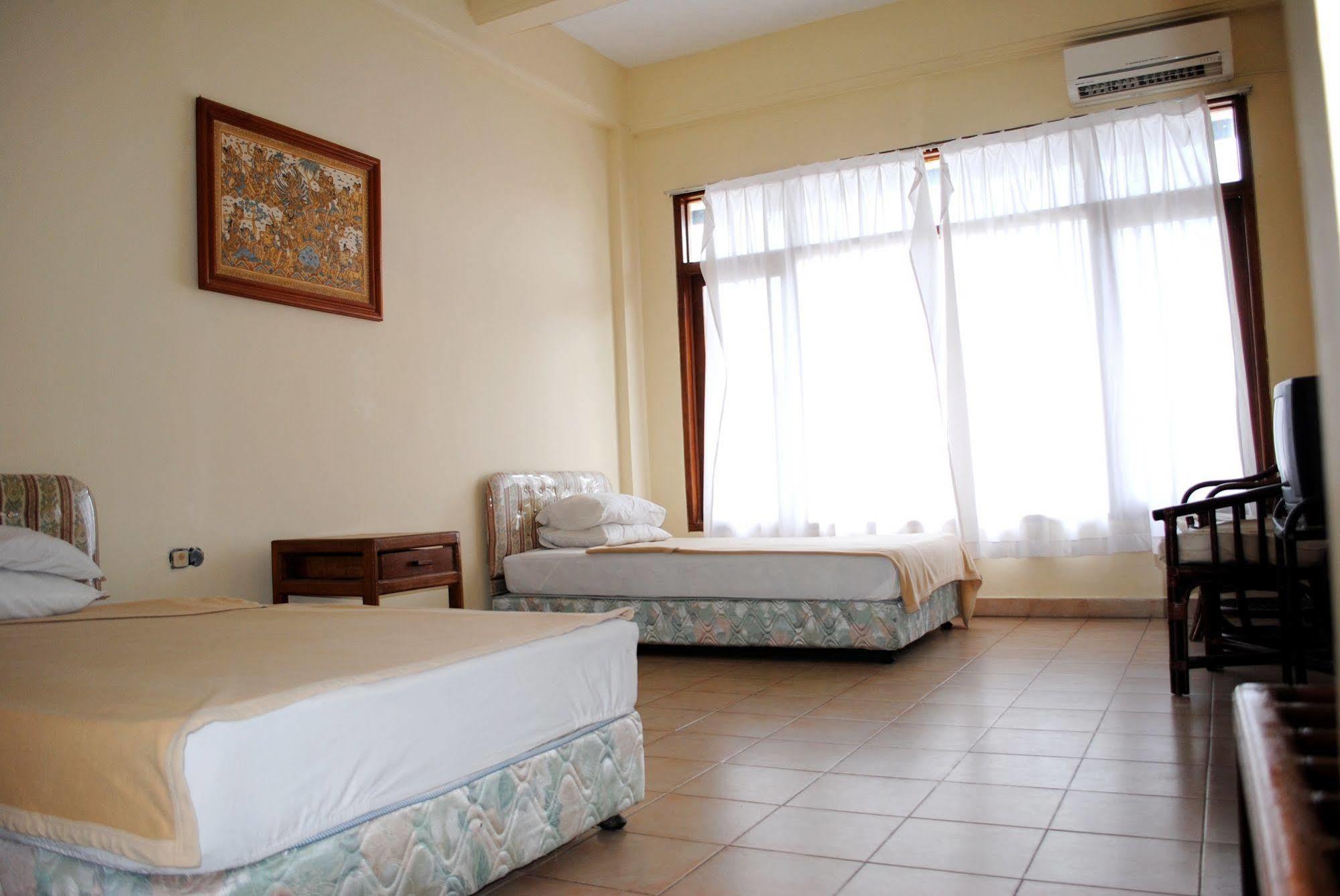 Warna Kedaton Hotel&Meetings Denpasa Buitenkant foto