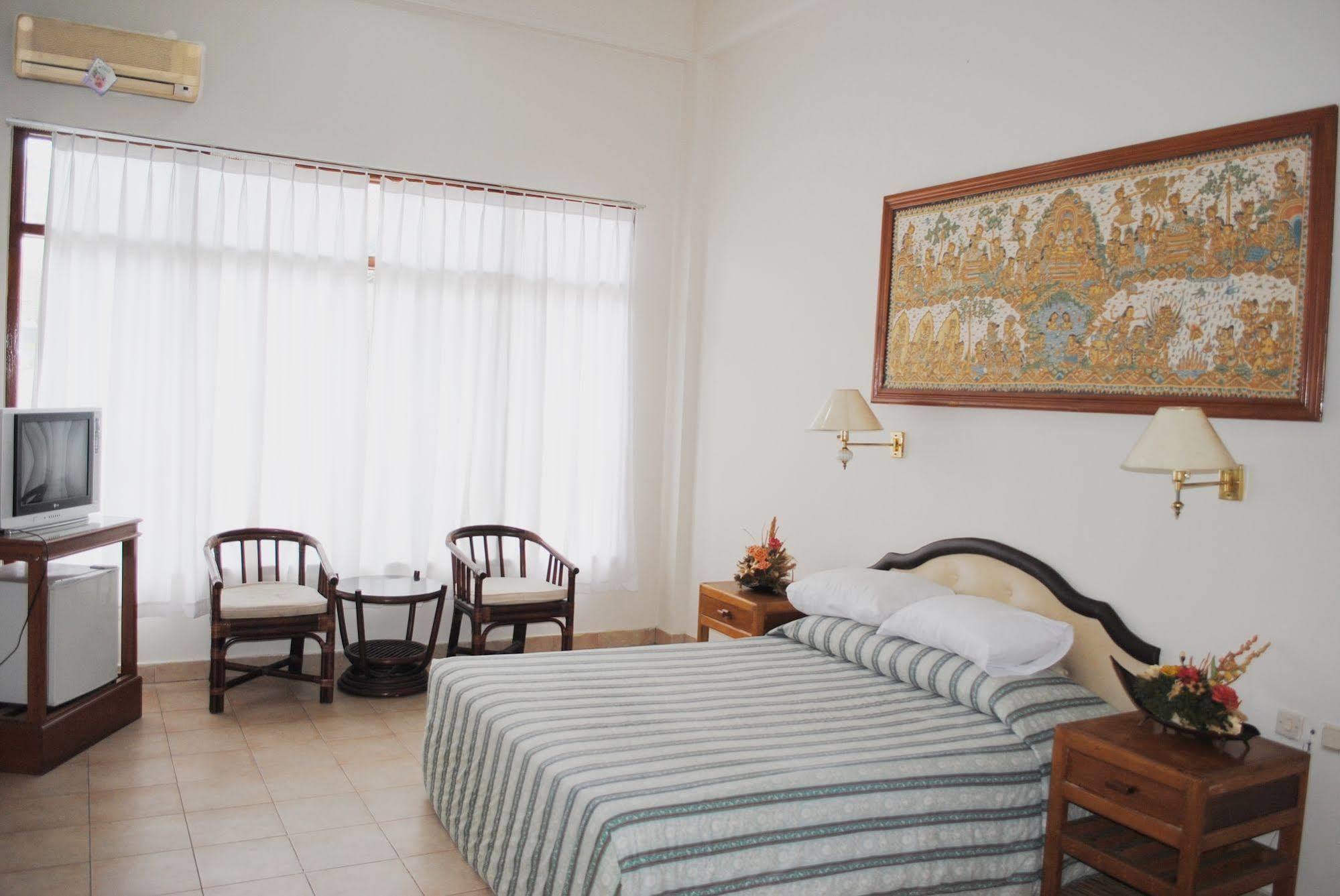 Warna Kedaton Hotel&Meetings Denpasa Buitenkant foto